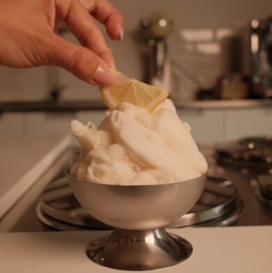 Lemon sorbet with a lemon slice